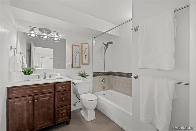 1313 N Williams Street Unit: 1602
