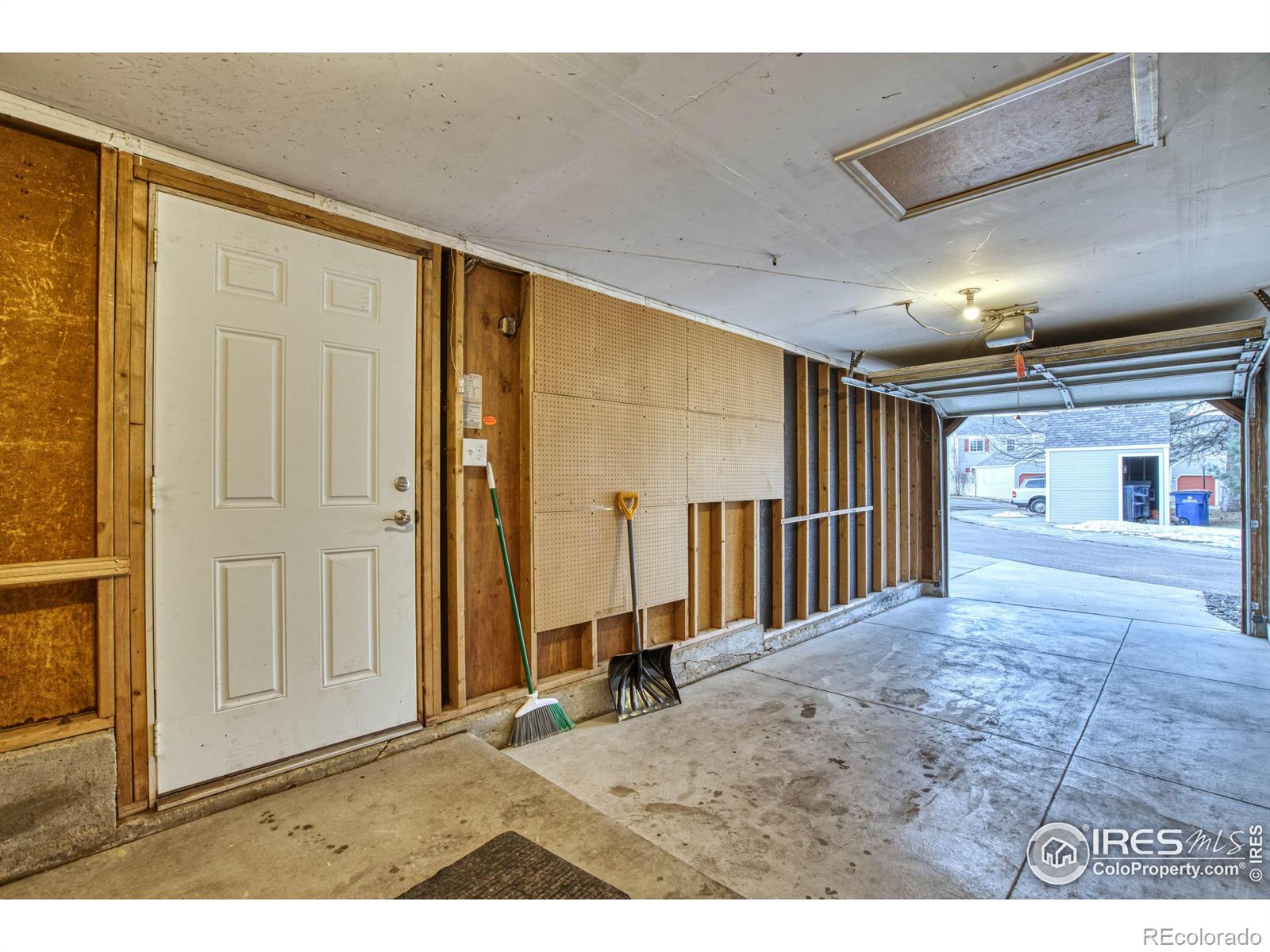 2147 Sunridge Circle