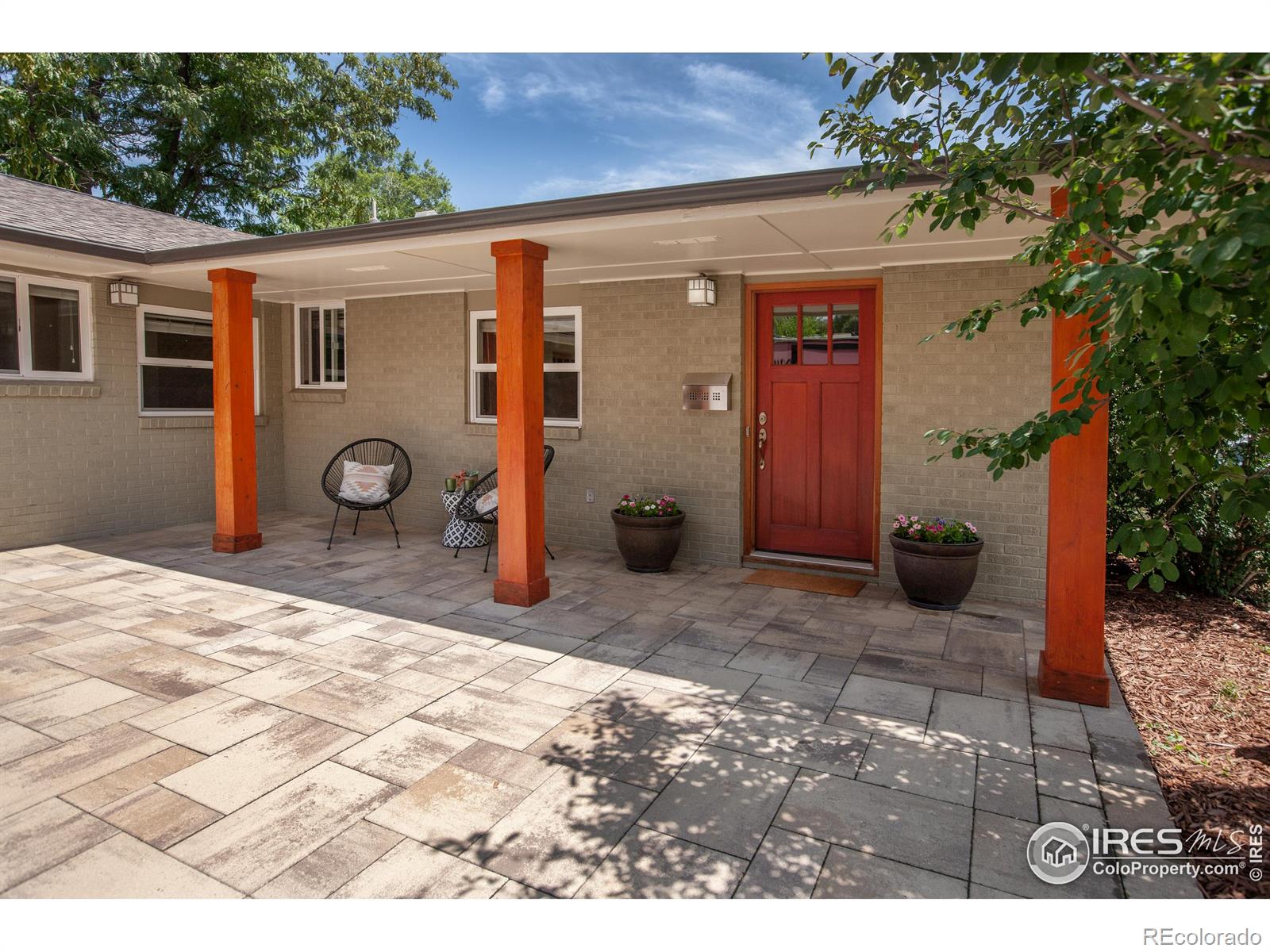 2465 Glenwood Drive