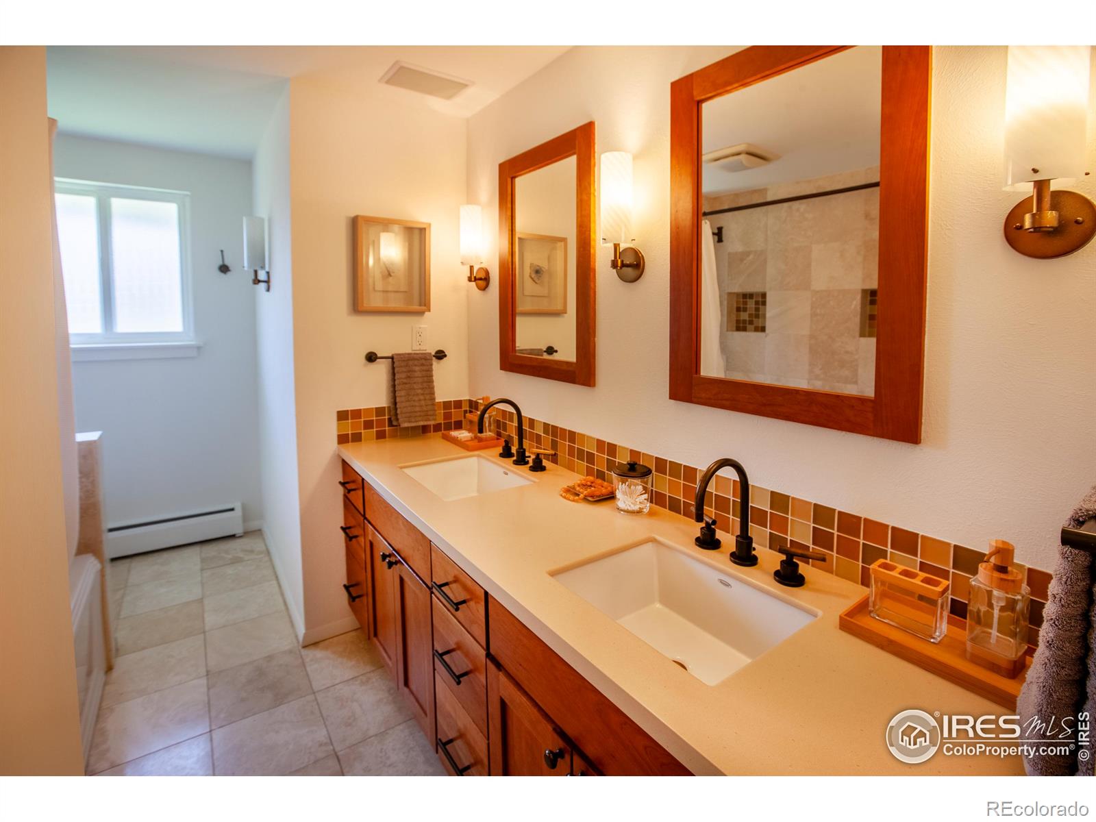 2465 Glenwood Drive