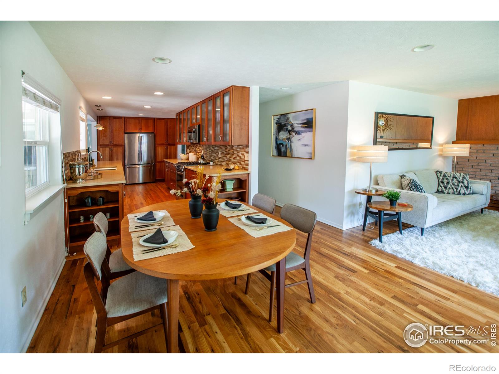 2465 Glenwood Drive