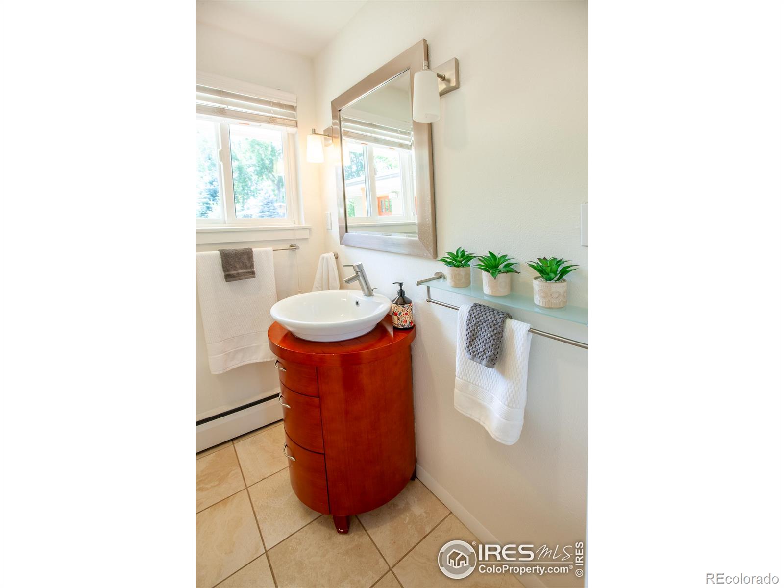 2465 Glenwood Drive
