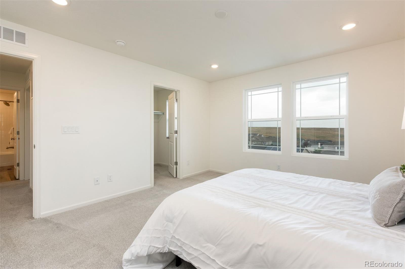 17673 W 93rd Place