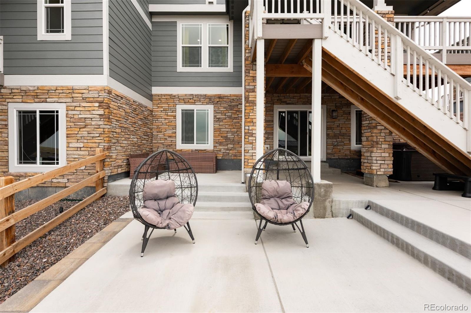 17673 W 93rd Place
