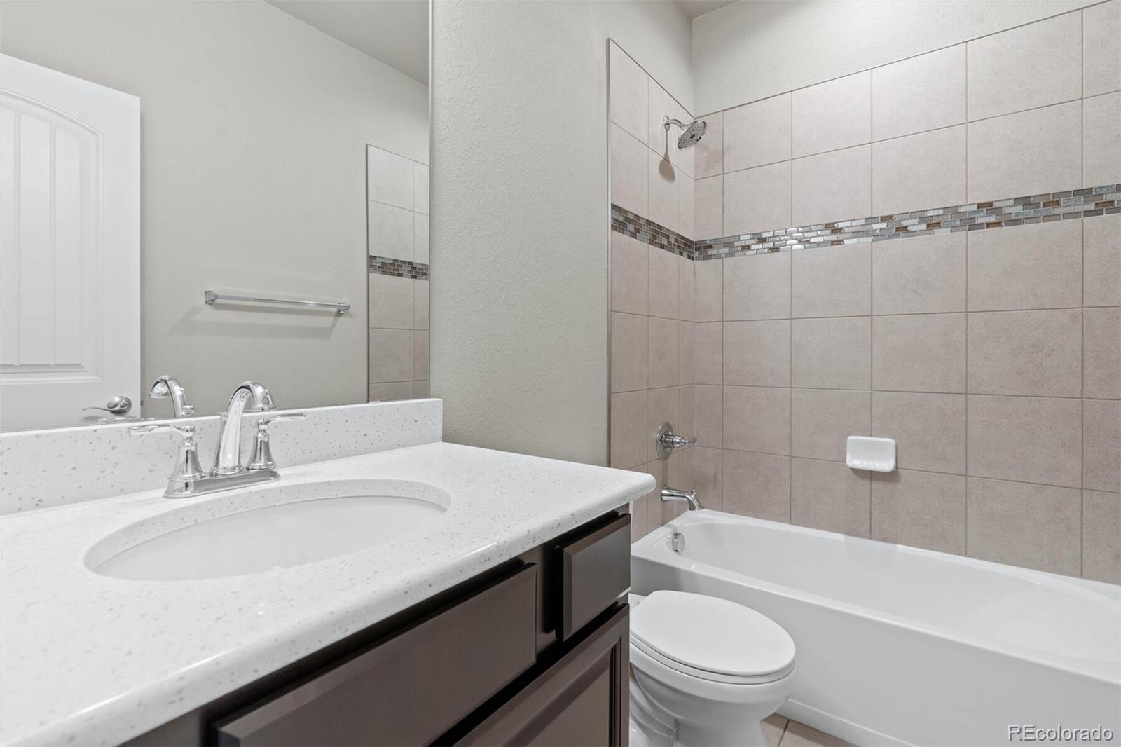 1686 Grand Avenue Unit: 3