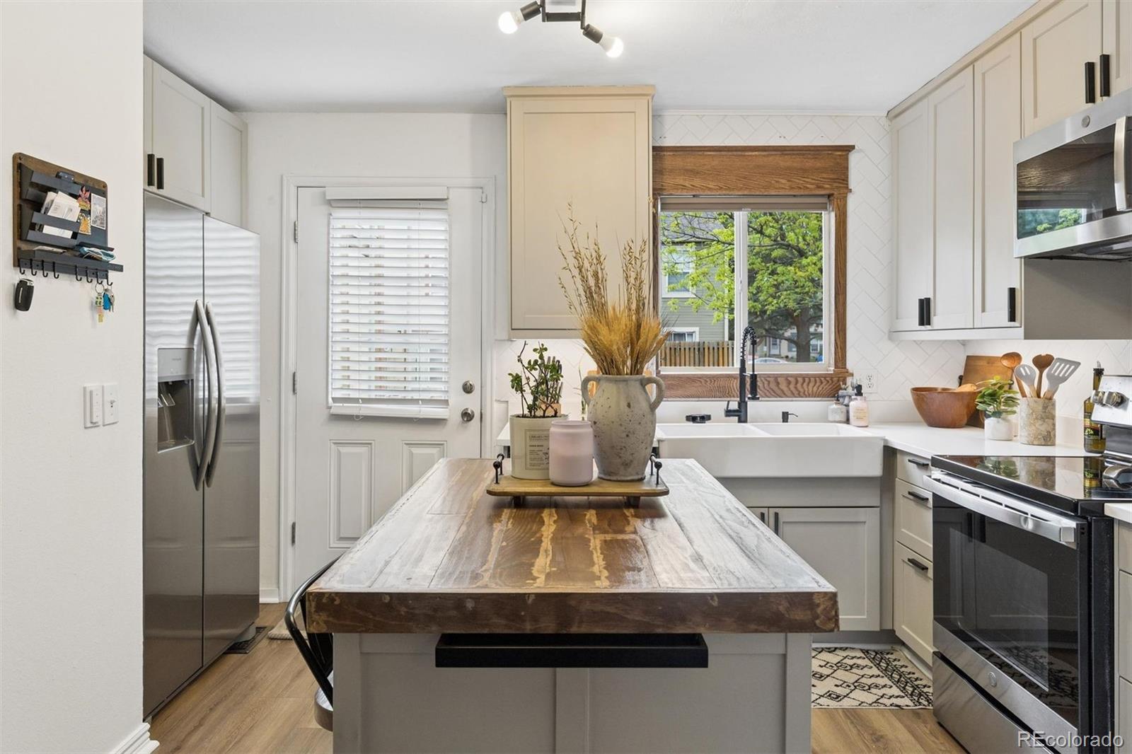 14201 E Hawaii Circle Unit: B