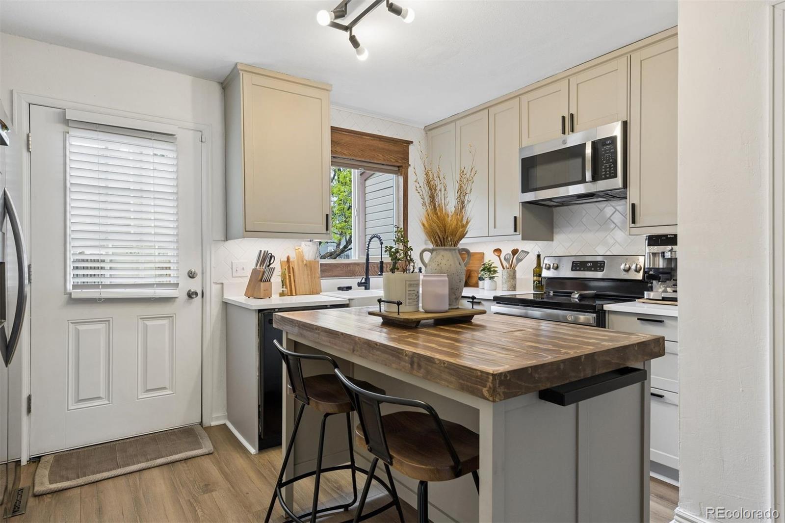 14201 E Hawaii Circle Unit: B