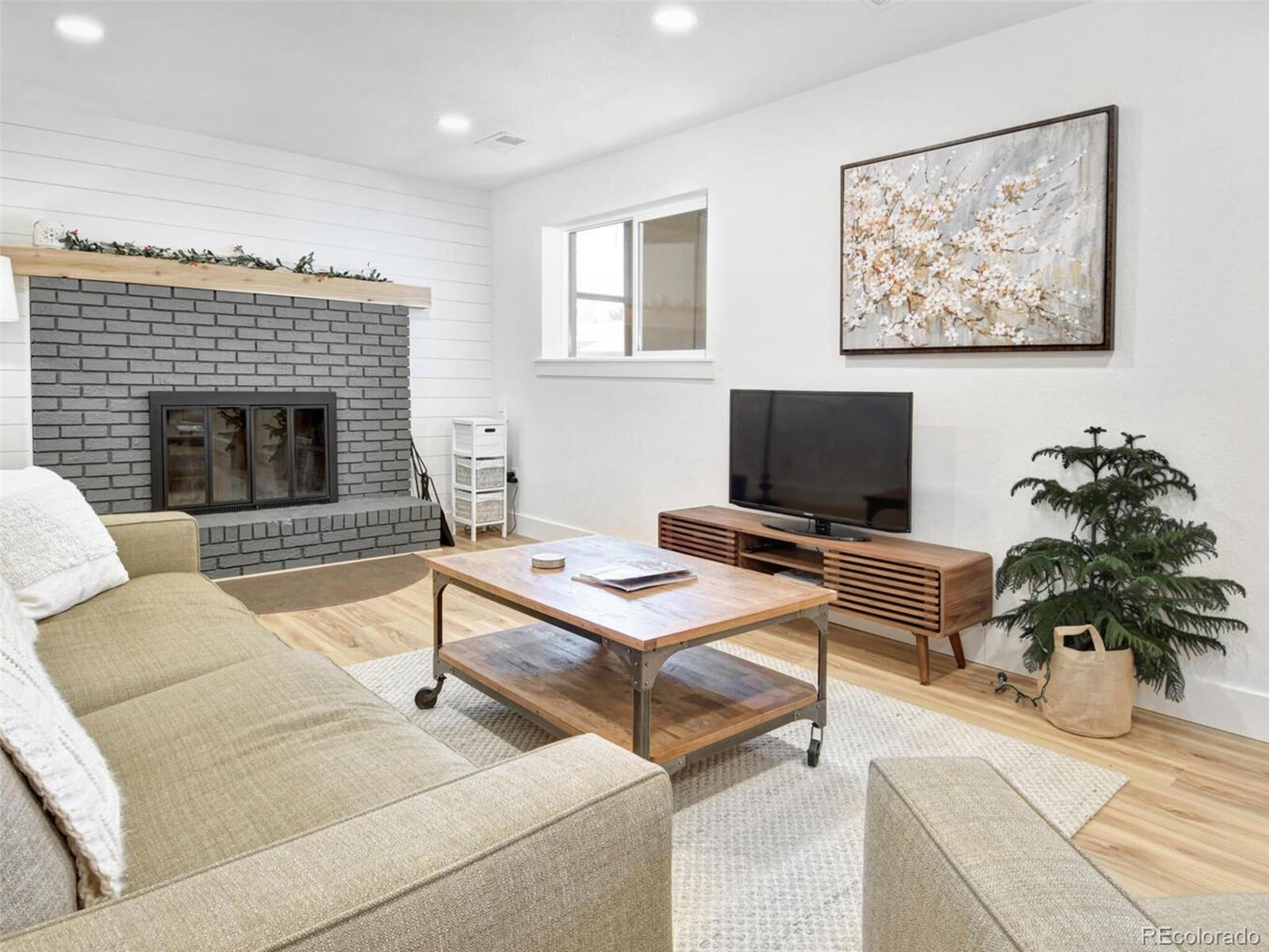 1484 Mayfield Circle