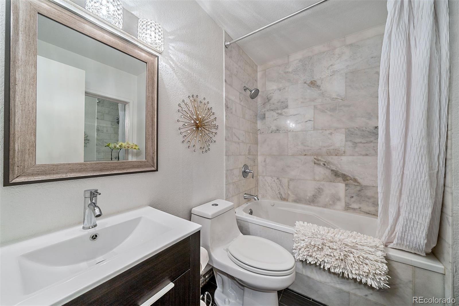 350 Arapahoe Avenue Unit: 17