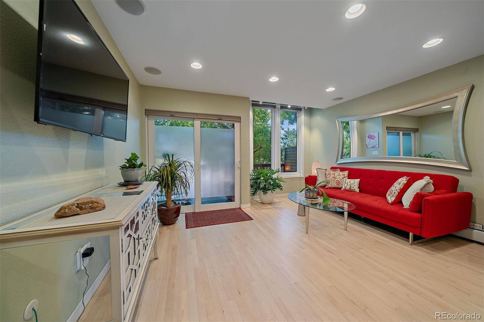 350 Arapahoe Avenue Unit: 17