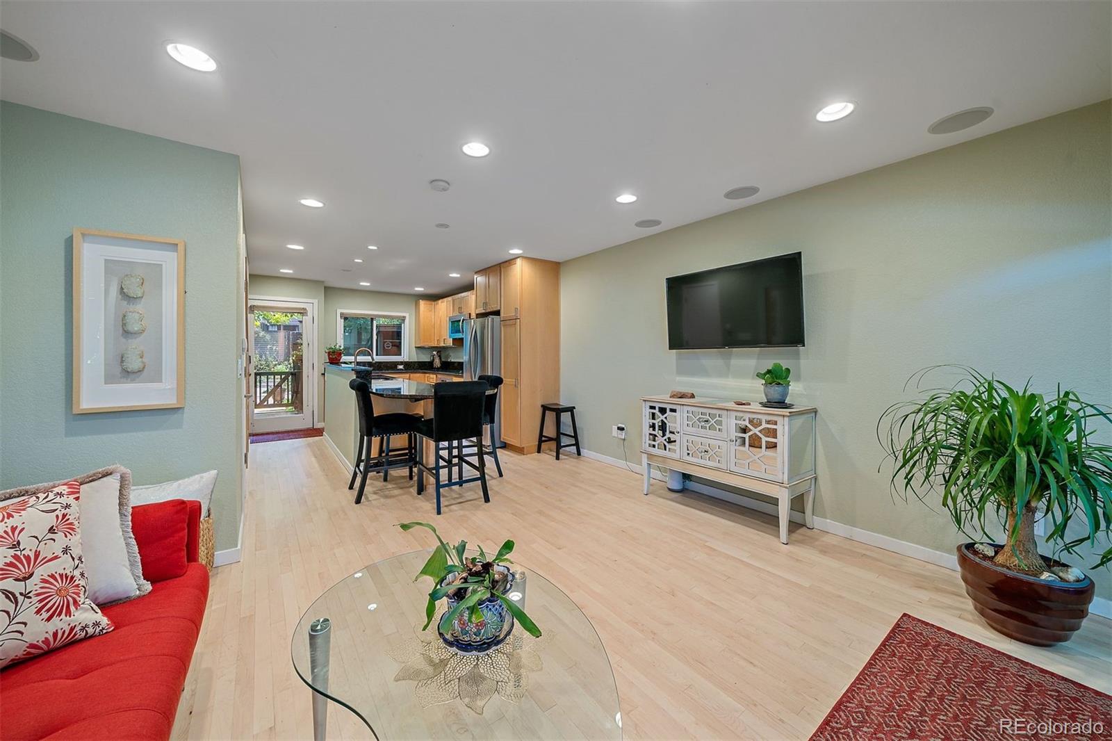 350 Arapahoe Avenue Unit: 17