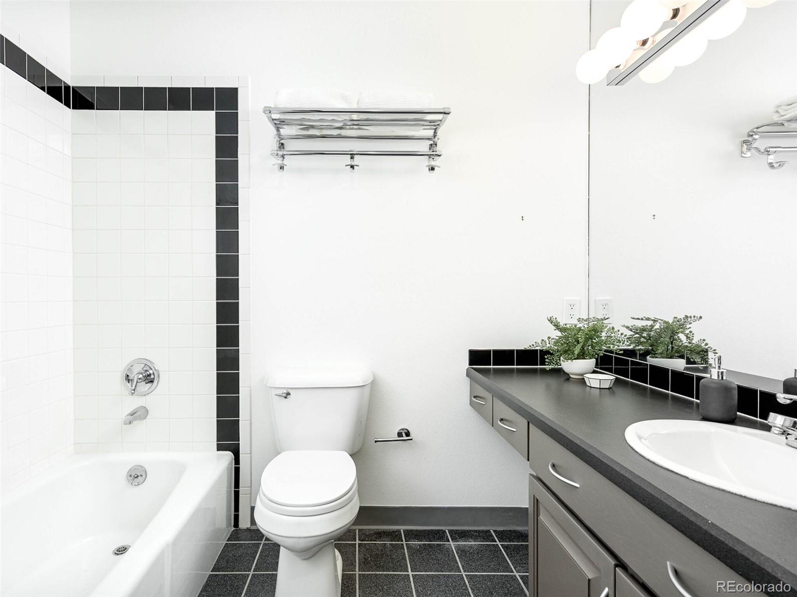 1140 Portland Place Unit: 206