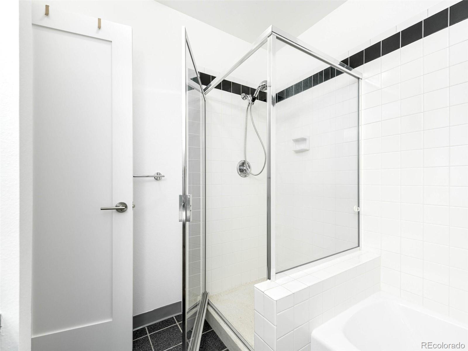 1140 Portland Place Unit: 206