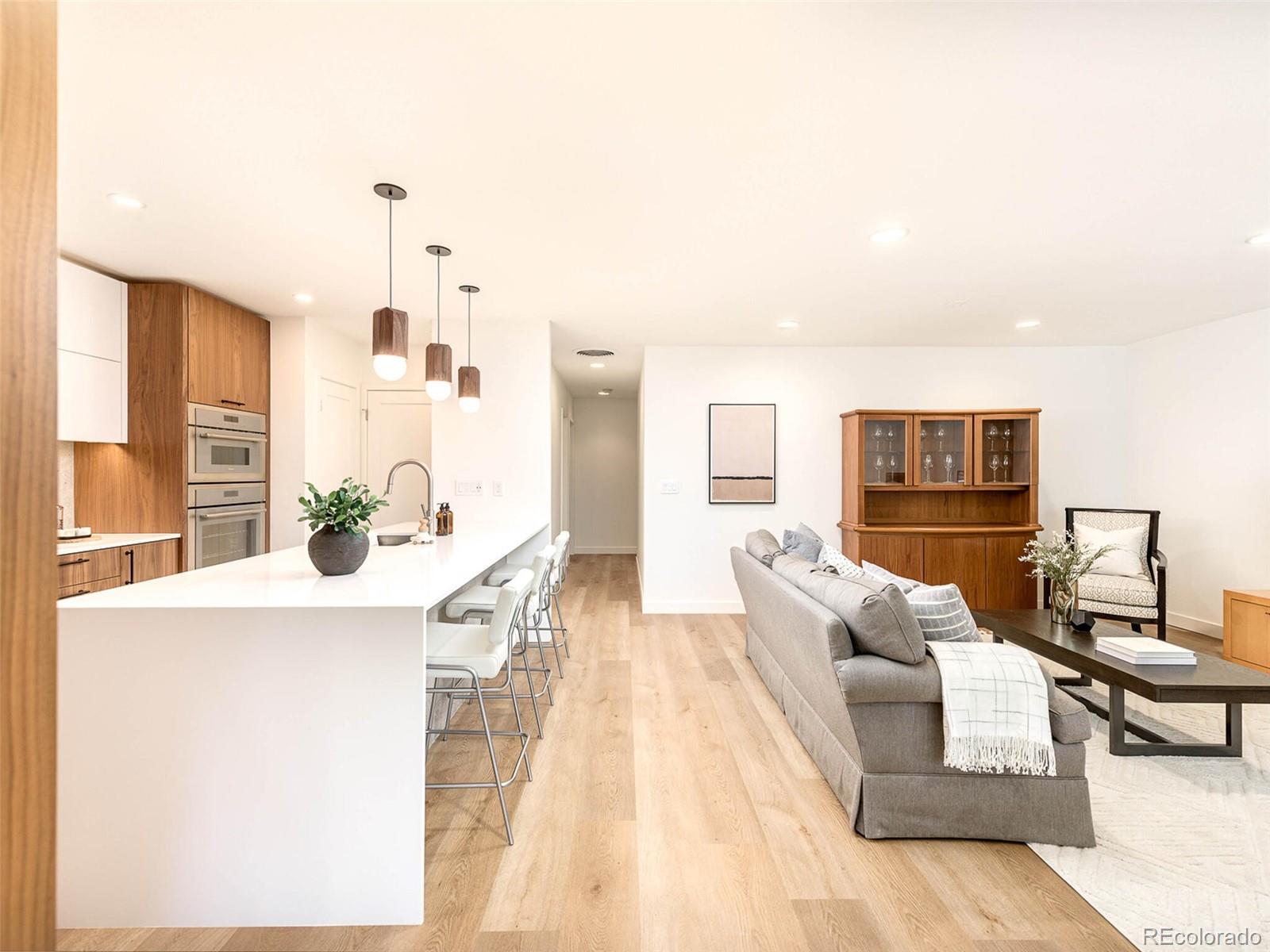 1140 Portland Place Unit: 206