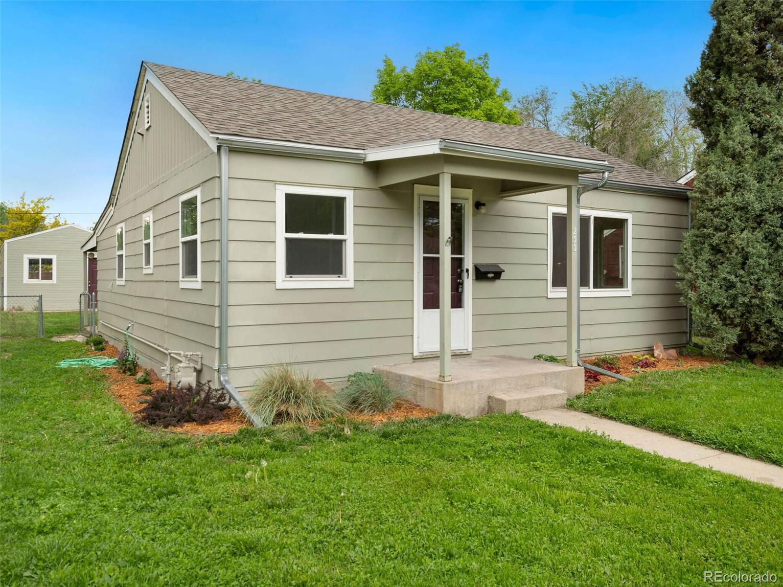 233 Lyons Street