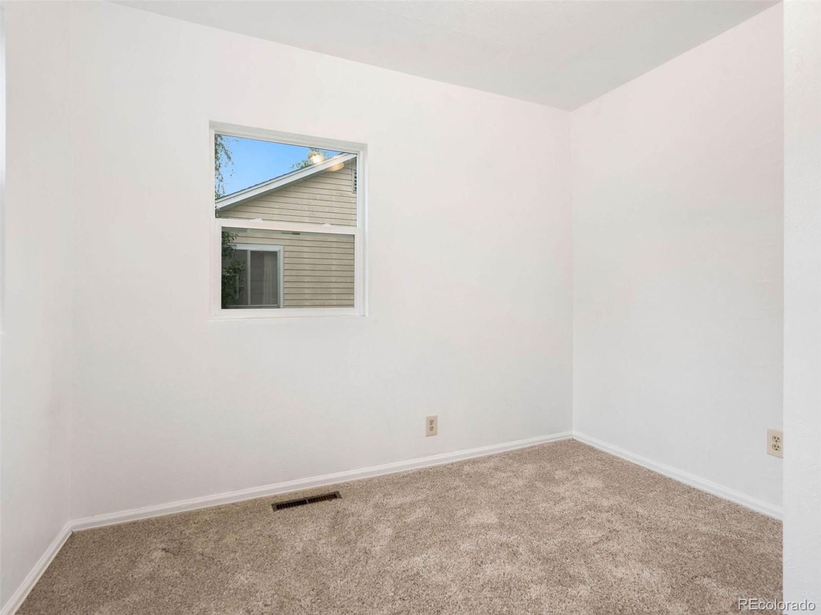 233 Lyons Street