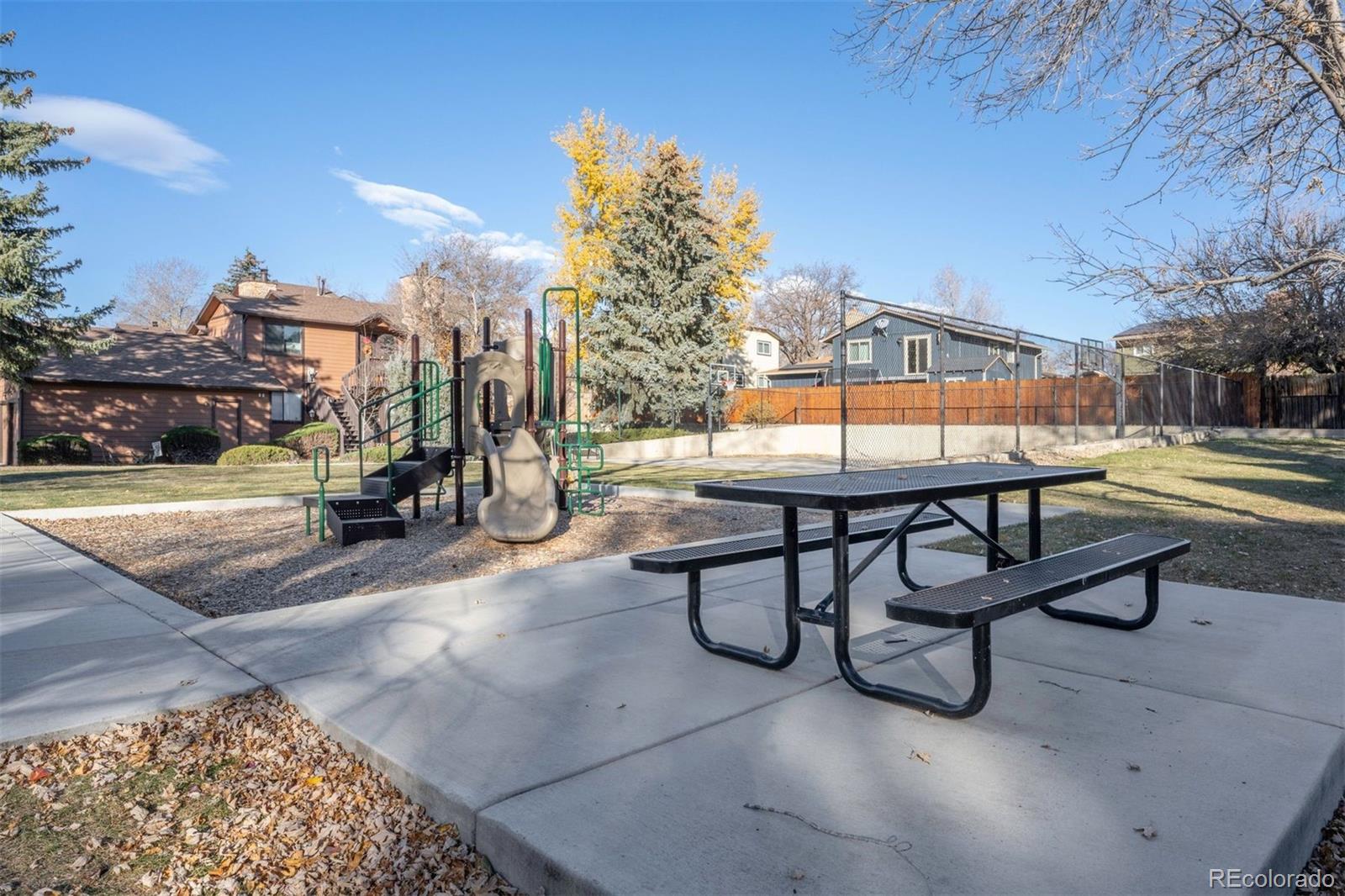 9407 W 89th Circle