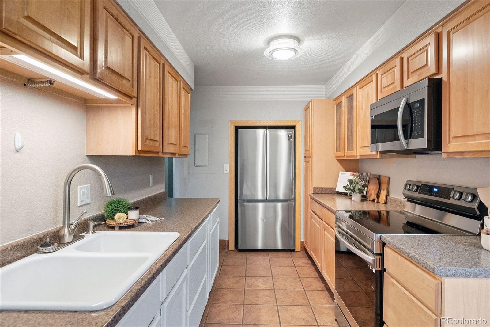 1625 Larimer Street Unit: 1205