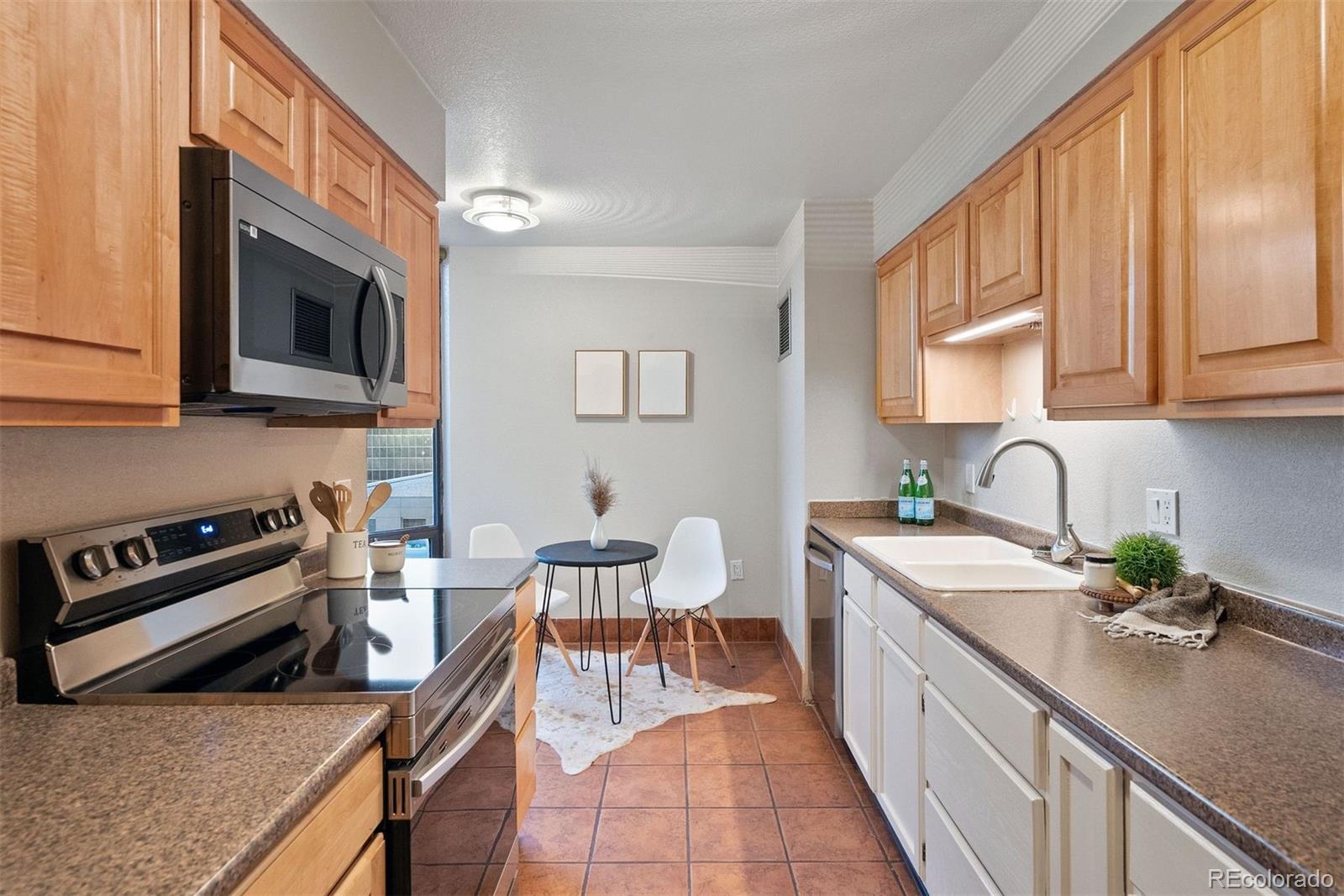1625 Larimer Street Unit: 1205