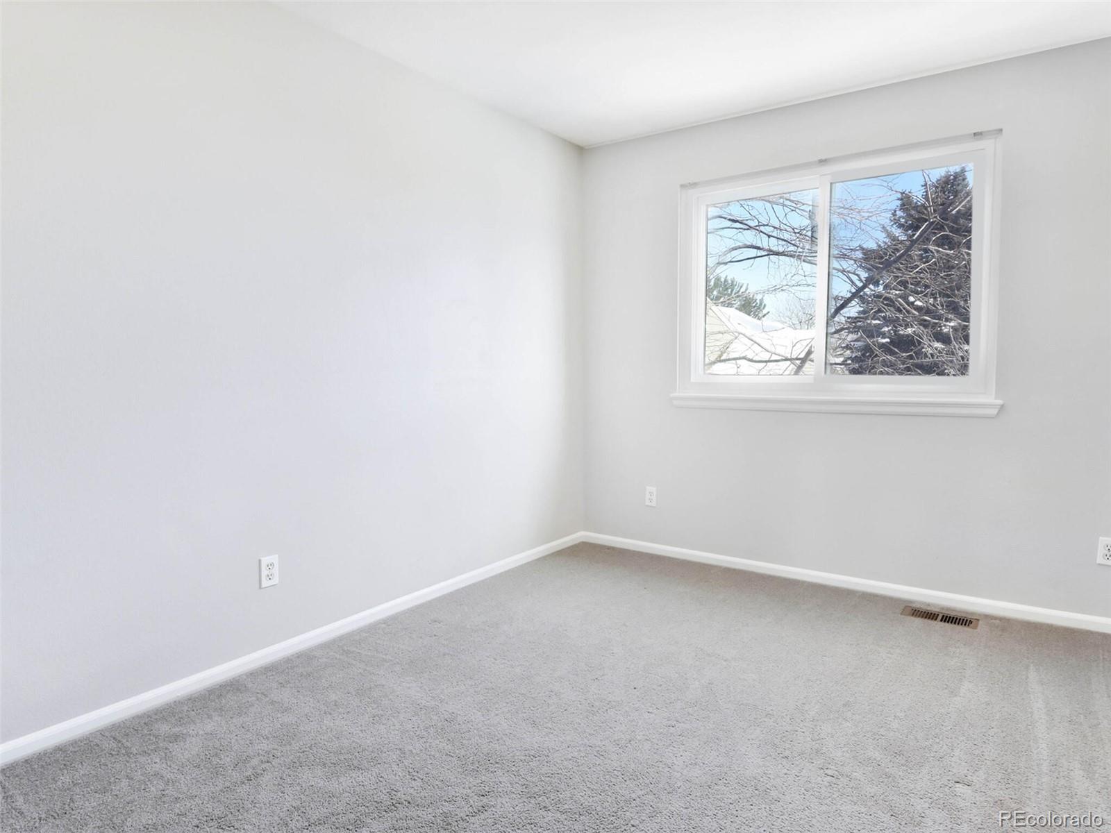 5603 W 118th Place