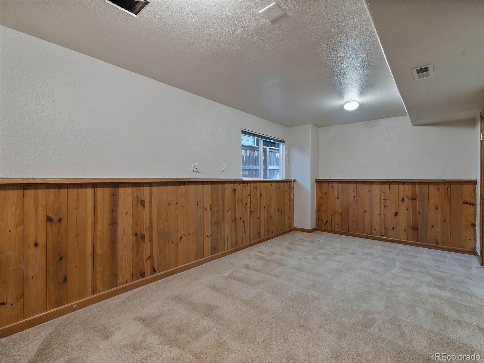 9671 Queenscliffe Drive