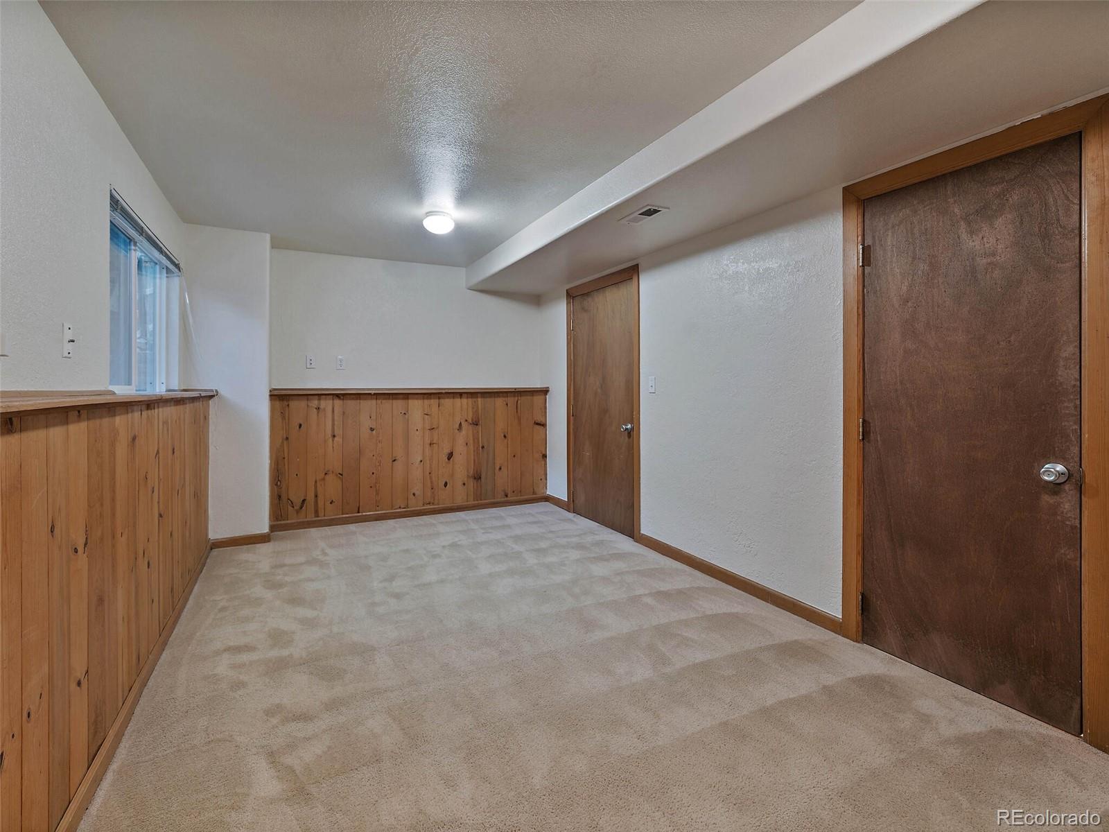 9671 Queenscliffe Drive