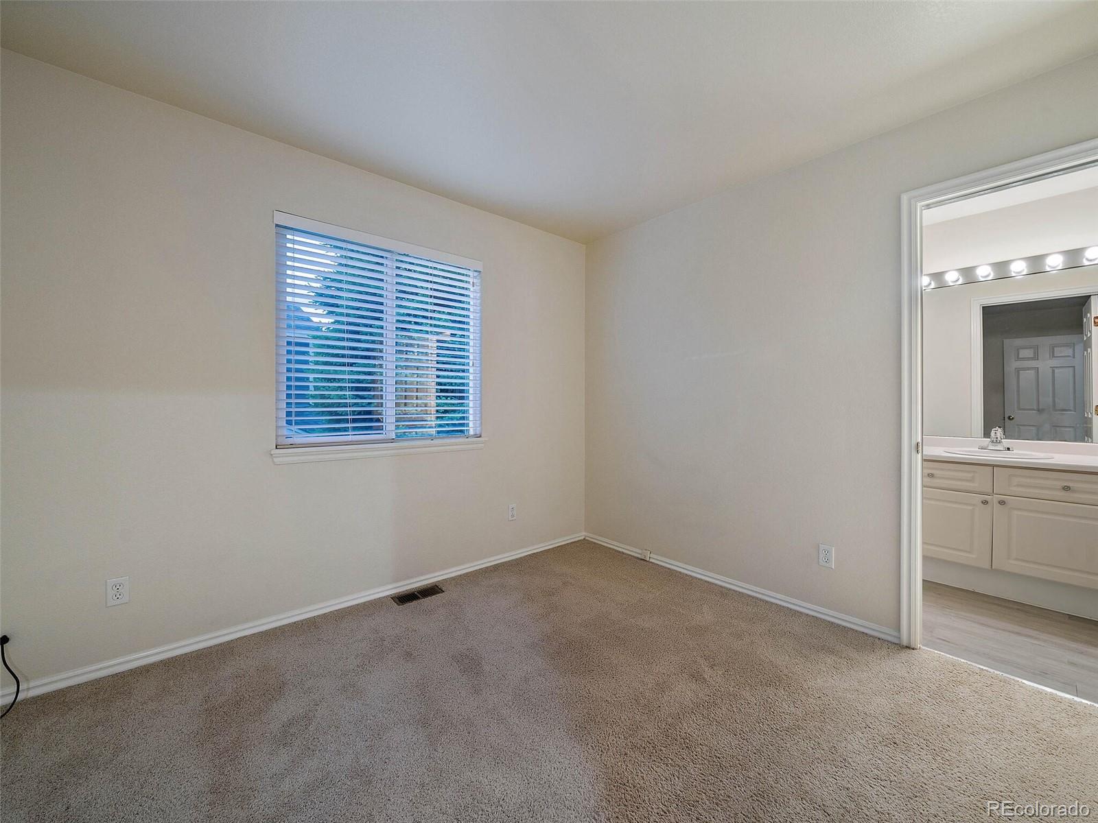 9671 Queenscliffe Drive