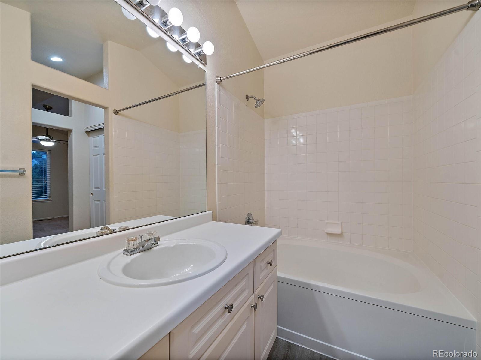 9671 Queenscliffe Drive
