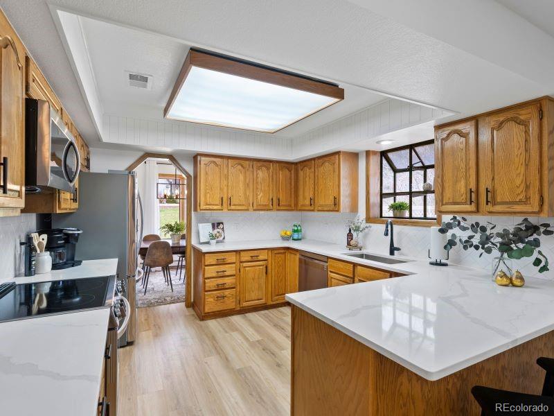 15 Douglas Drive N