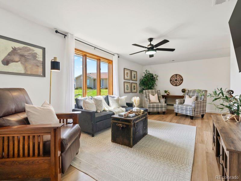 15 Douglas Drive N