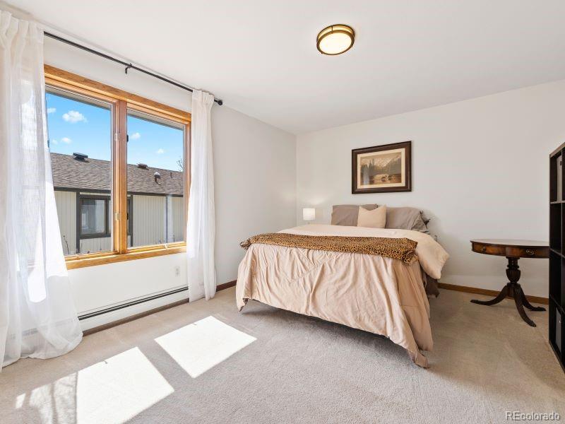 15 Douglas Drive N