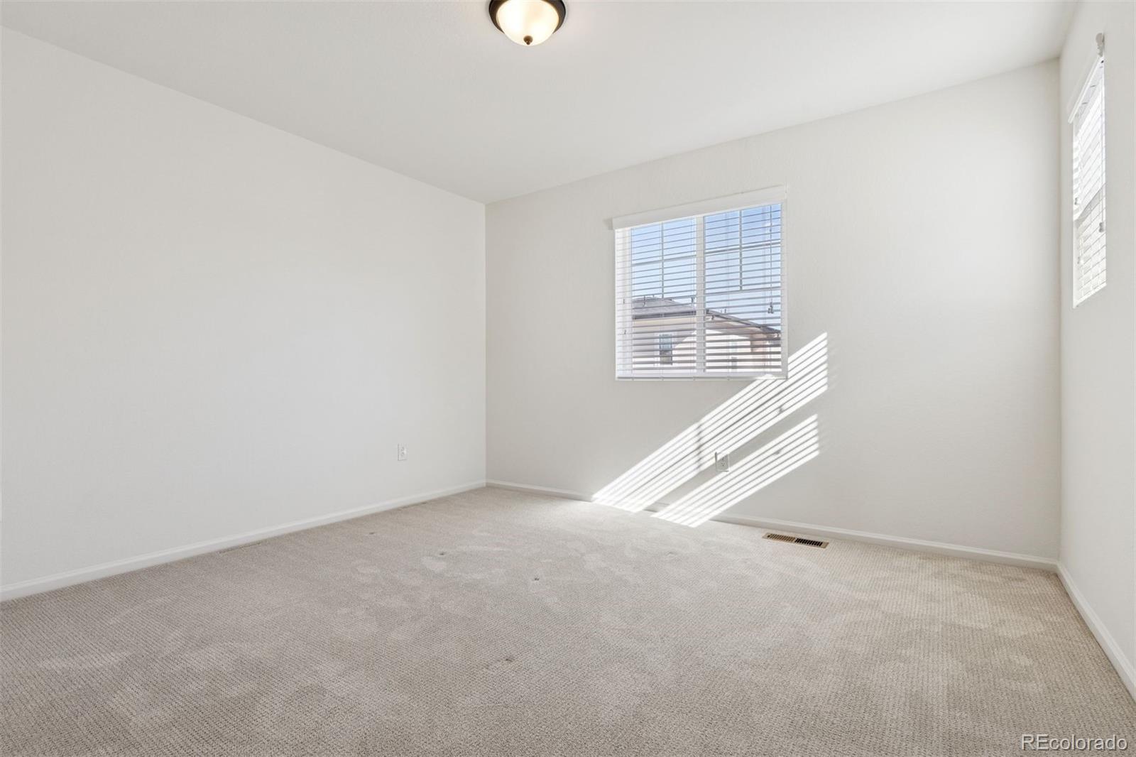 6218 N Nepal Court