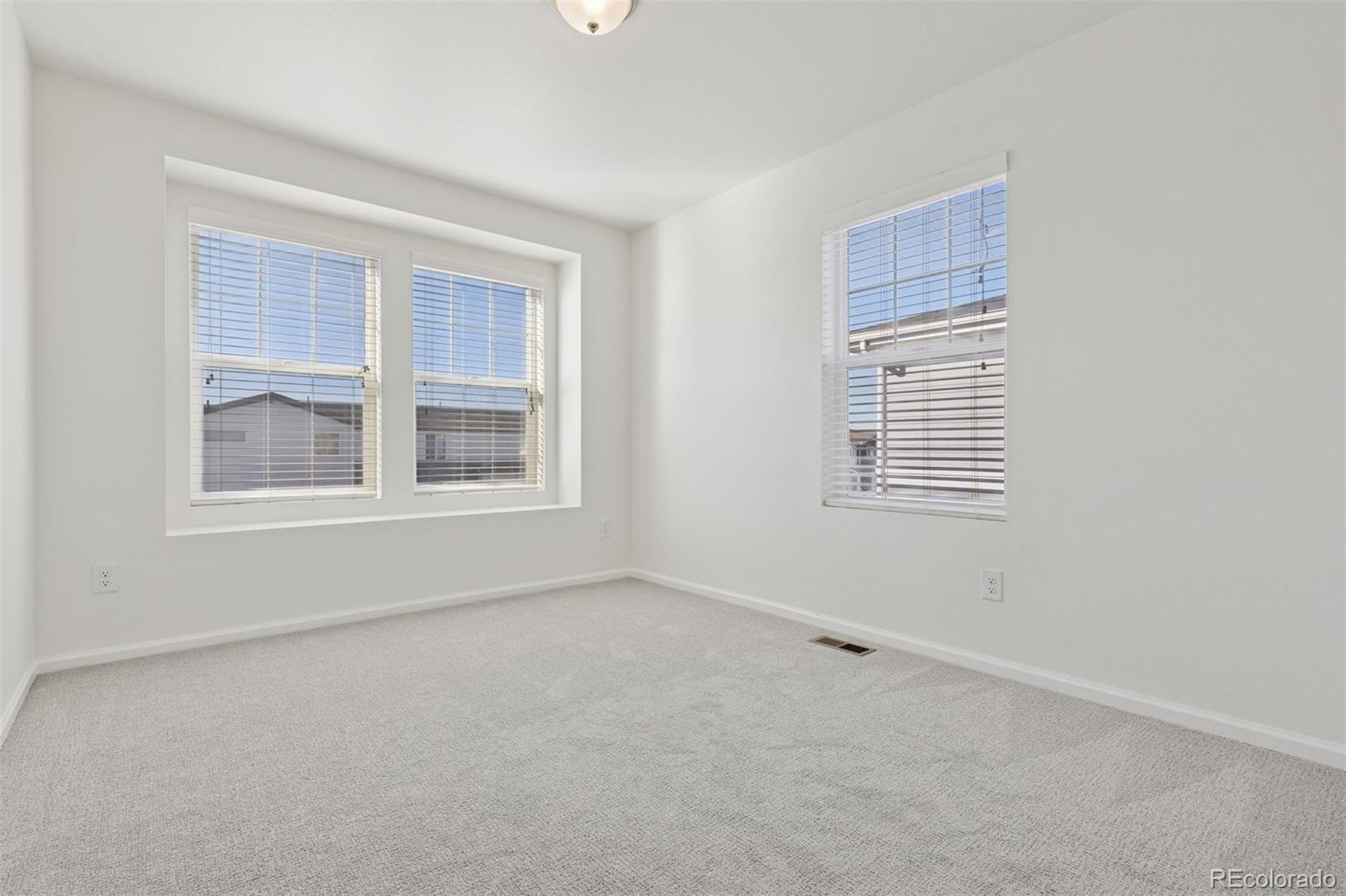 6220 N Nepal Court