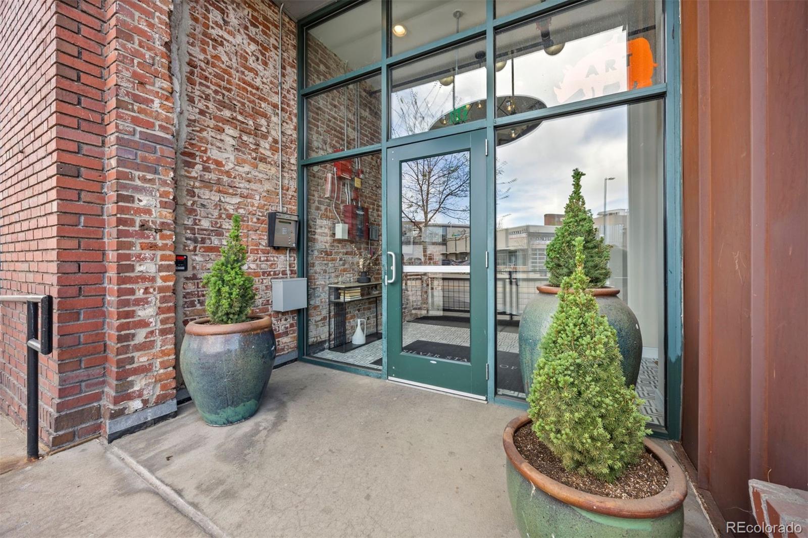 2441 N Broadway Unit: 202