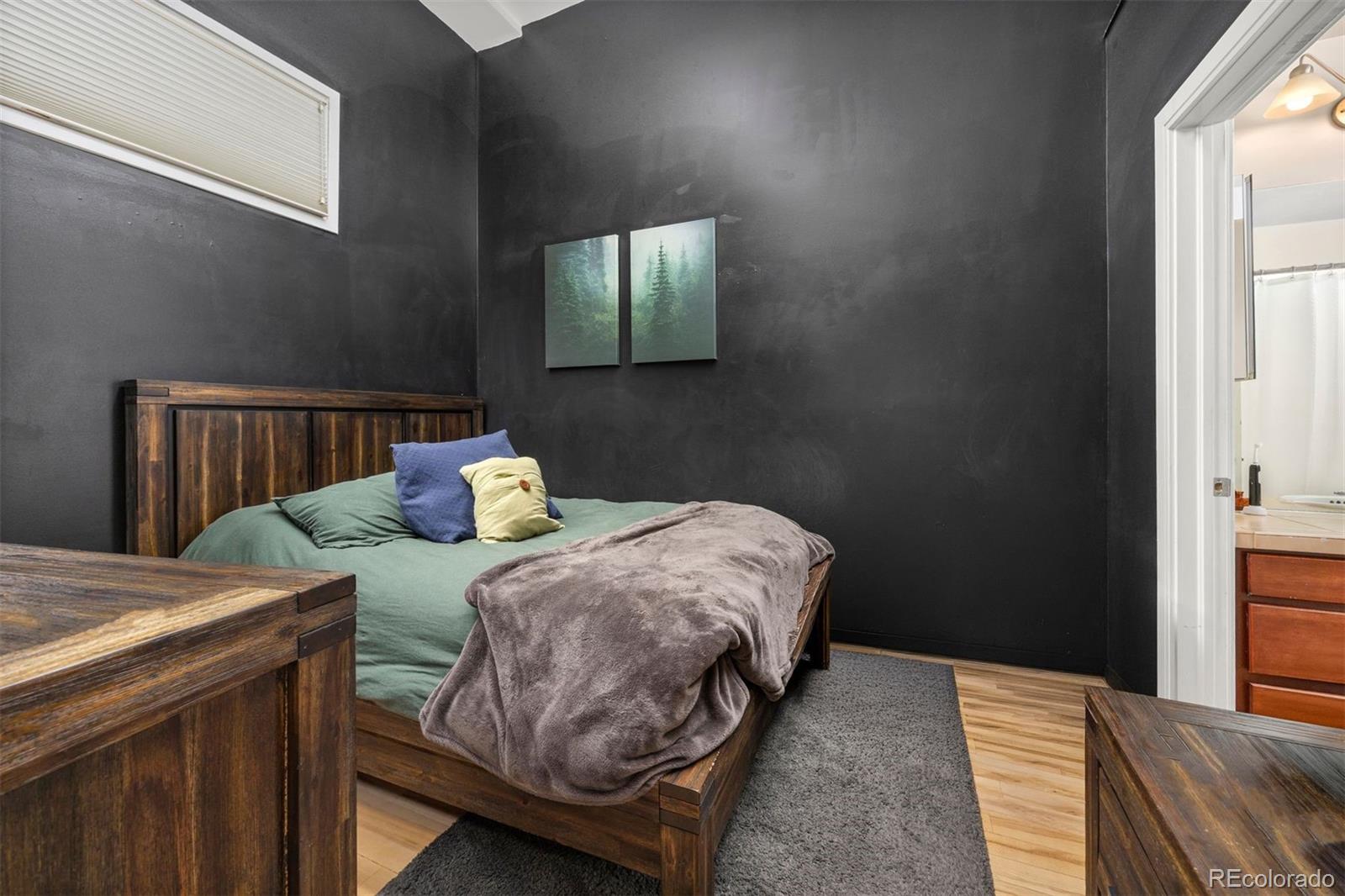 2441 N Broadway Unit: 202