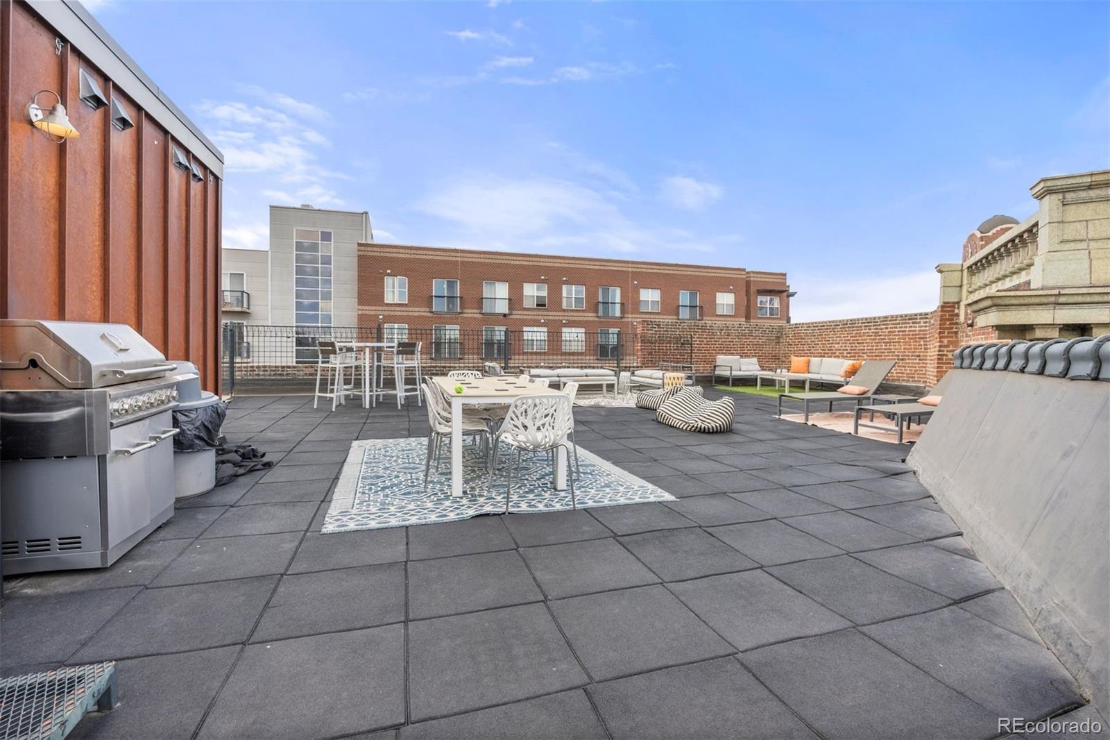 2441 N Broadway Unit: 202