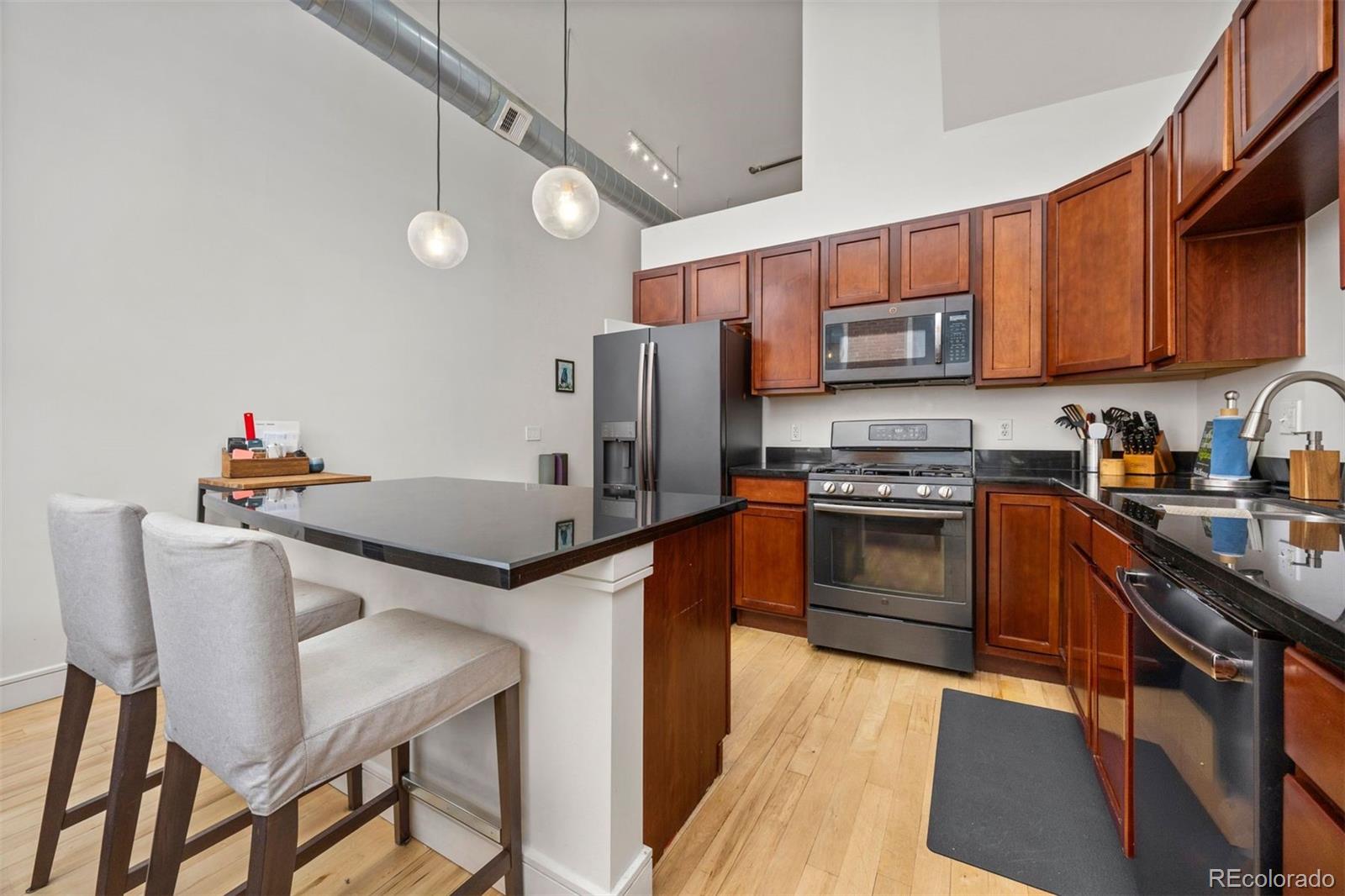 2441 N Broadway Unit: 202