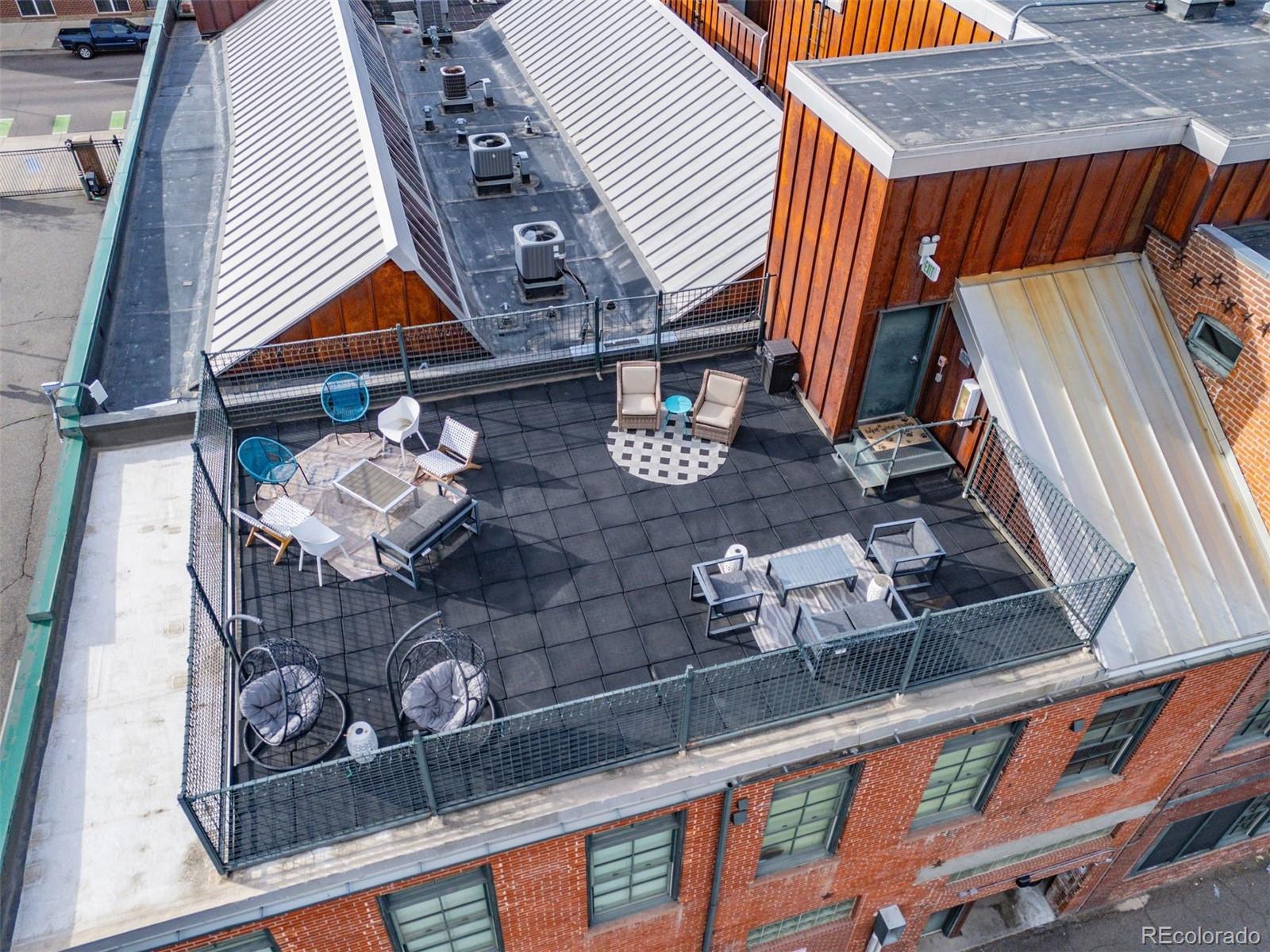 2441 N Broadway Unit: 202