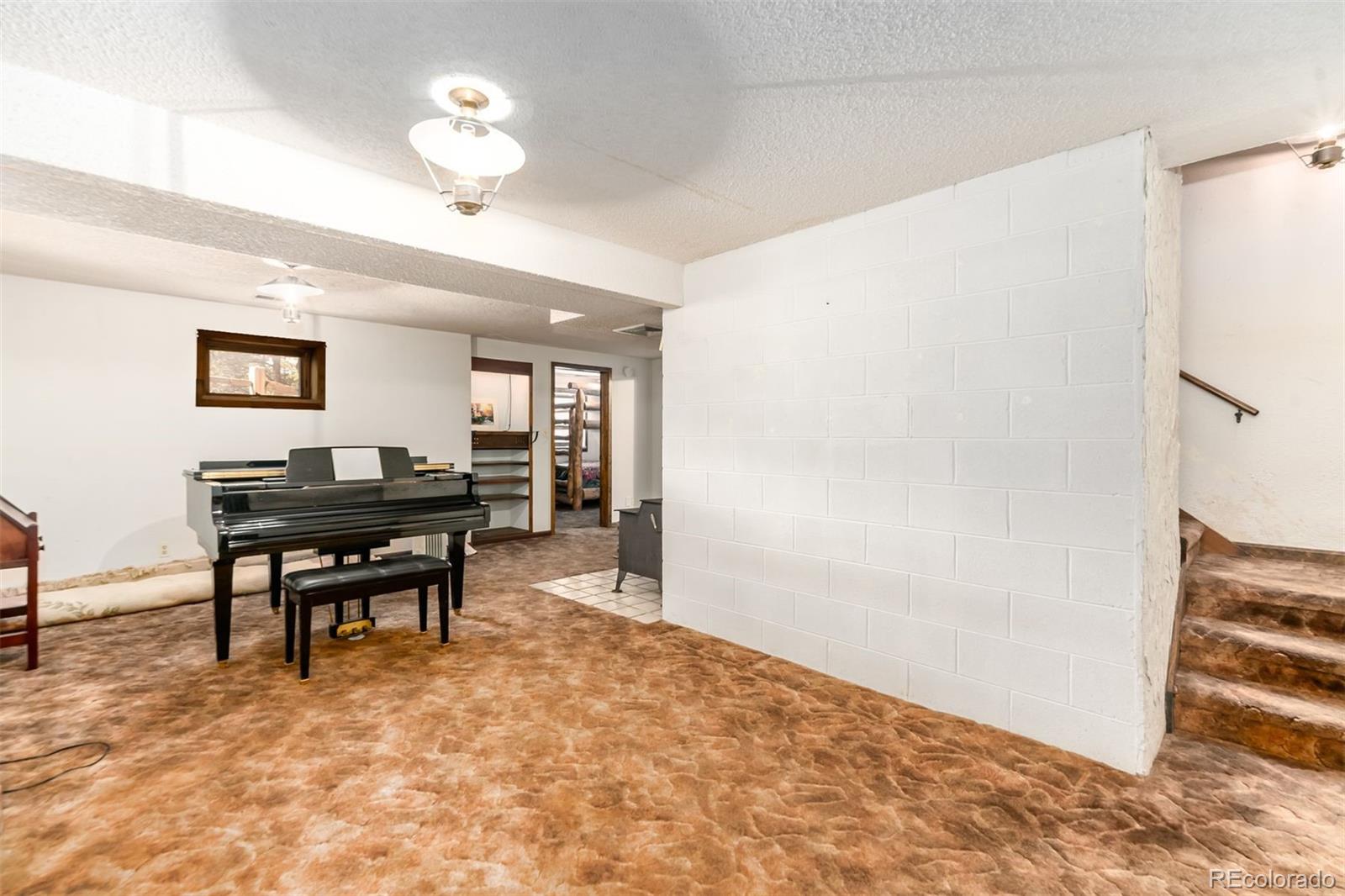 212 Valley Road