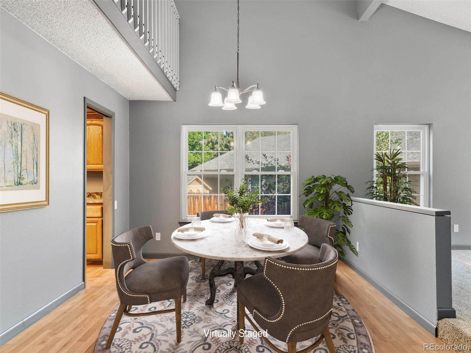10317 King Court