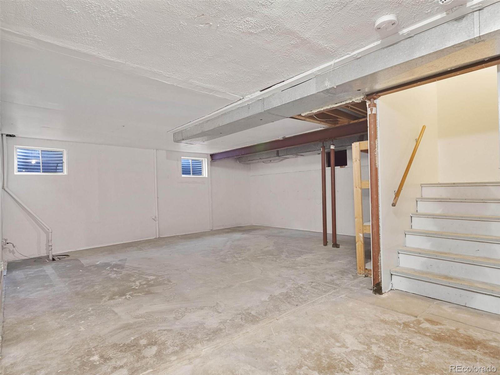 10317 King Court