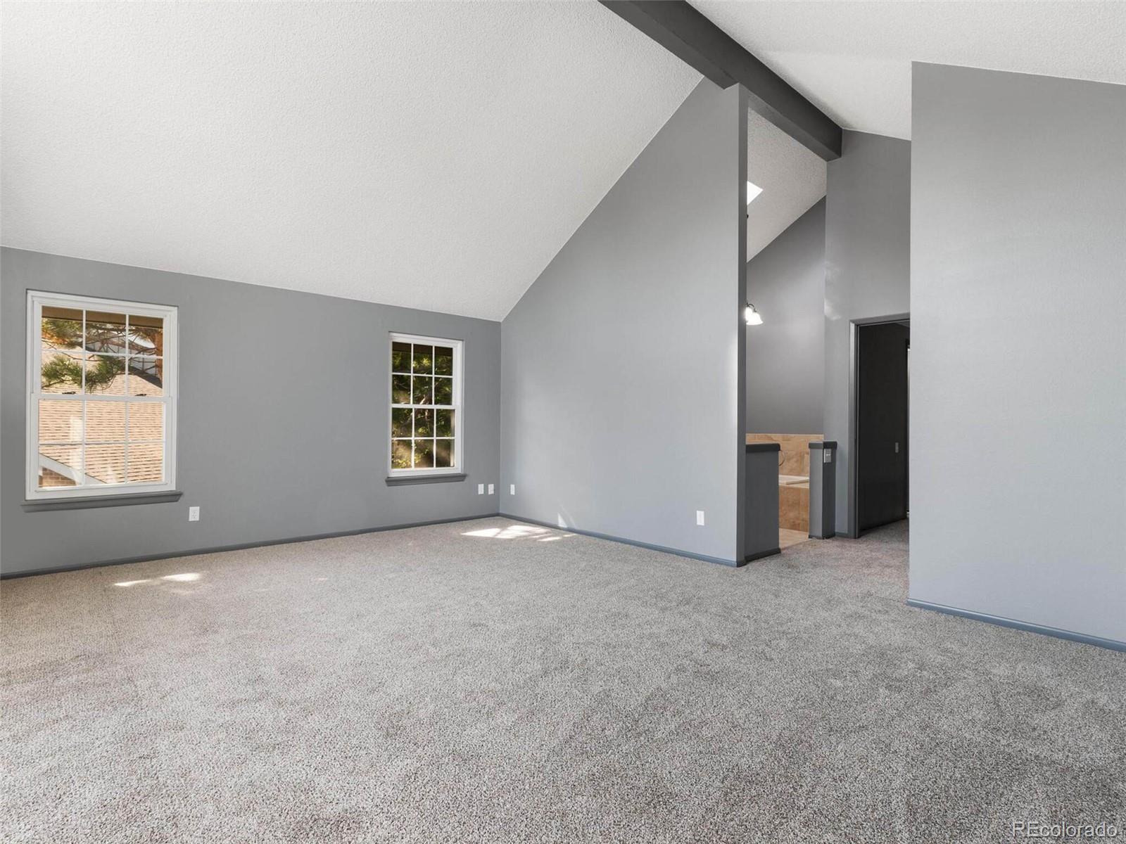 10317 King Court