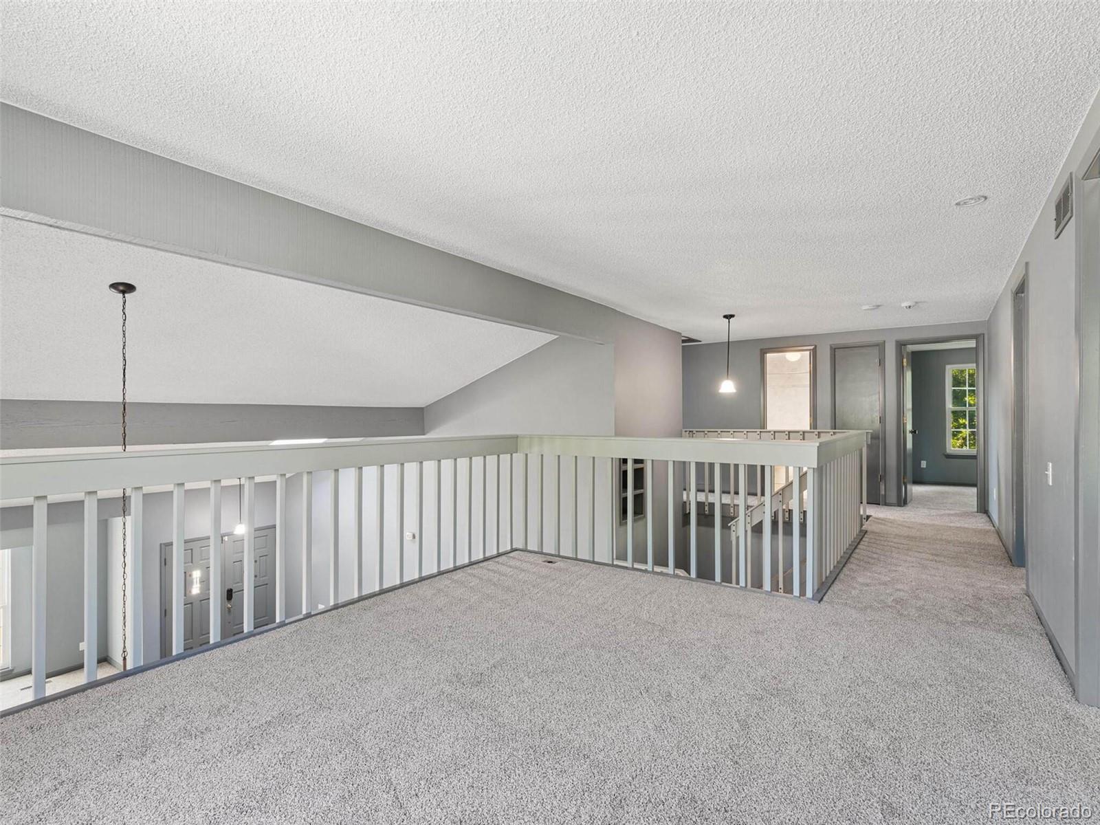 10317 King Court