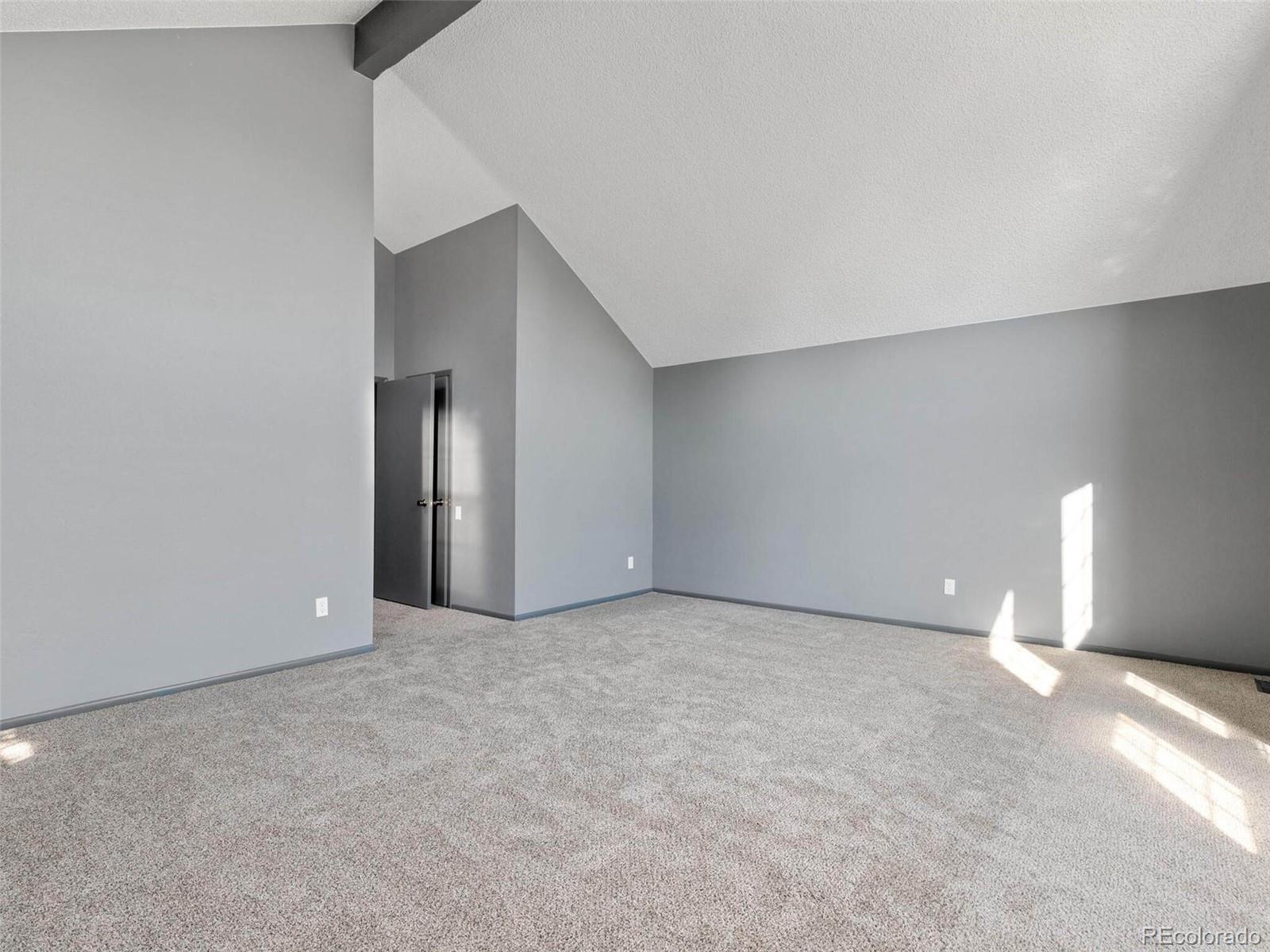 10317 King Court
