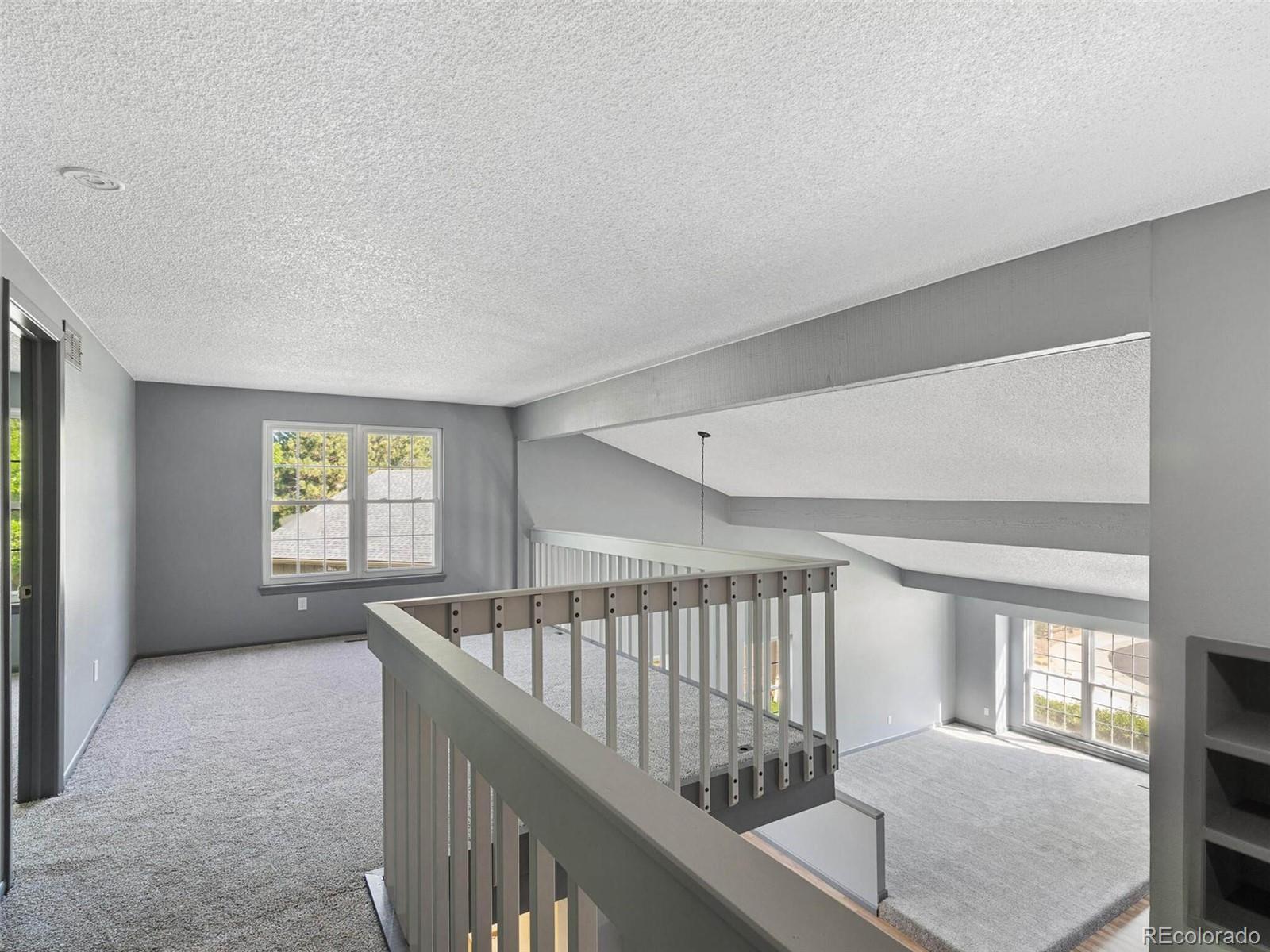10317 King Court