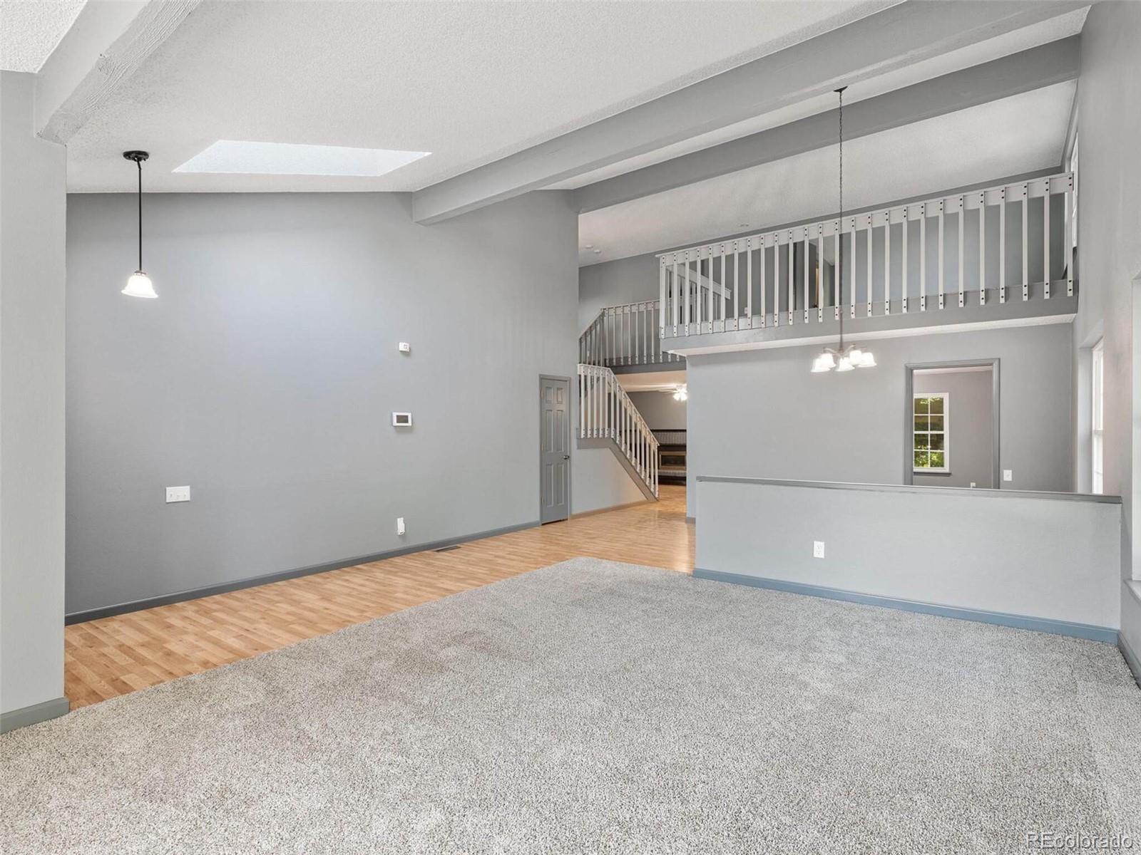10317 King Court
