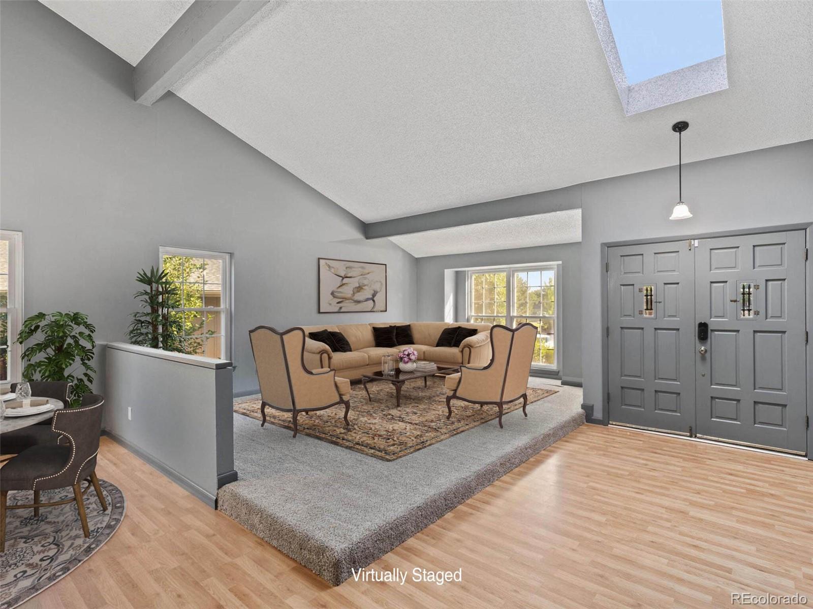 10317 King Court