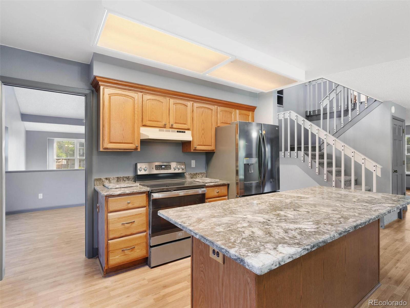 10317 King Court