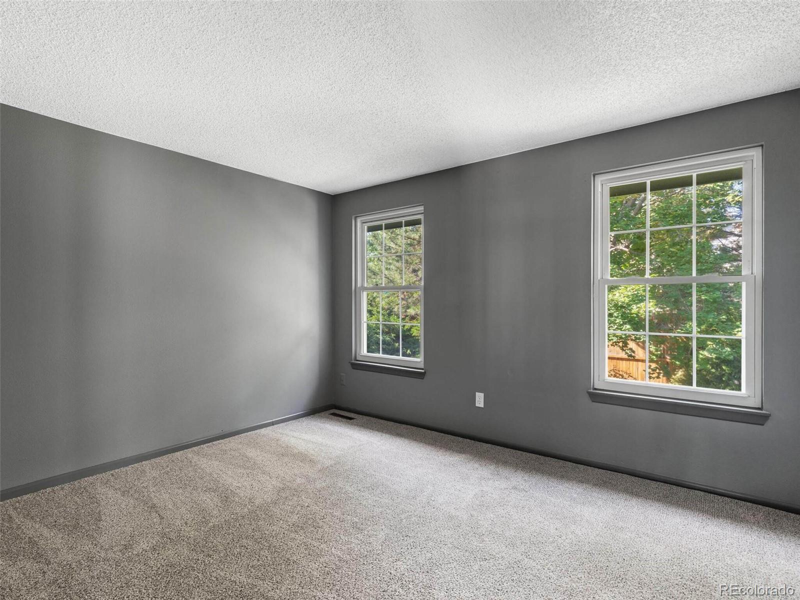 10317 King Court