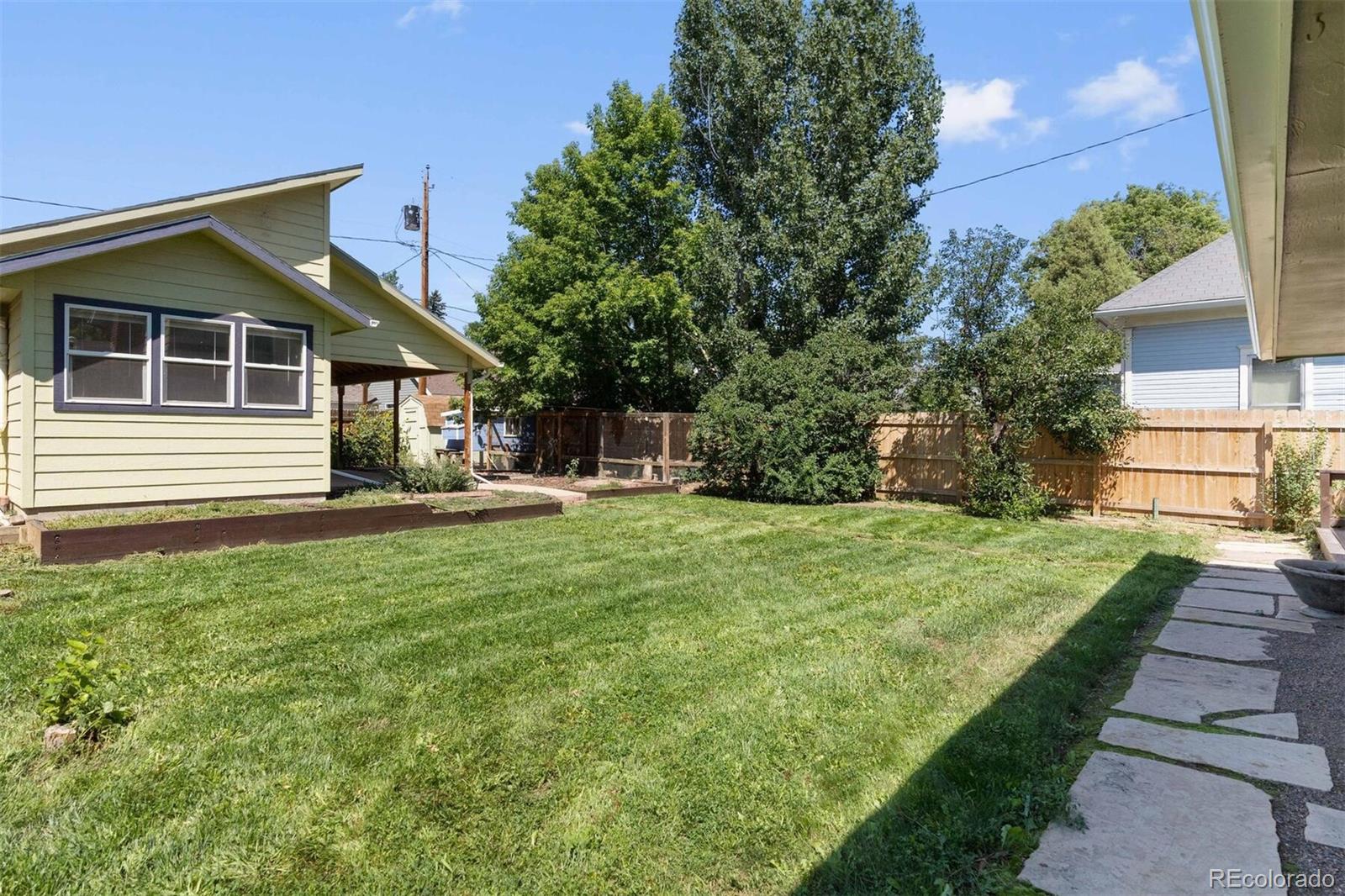 835 W 5th Street